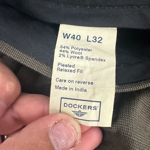 Dockers Mens Relaxed Fit Pleated Khaki Pants Size W40 L32 Wool Blend Brown - Picture 5 of 6